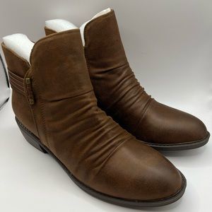 Baretraps Sazzie Ankle Boots, Sand